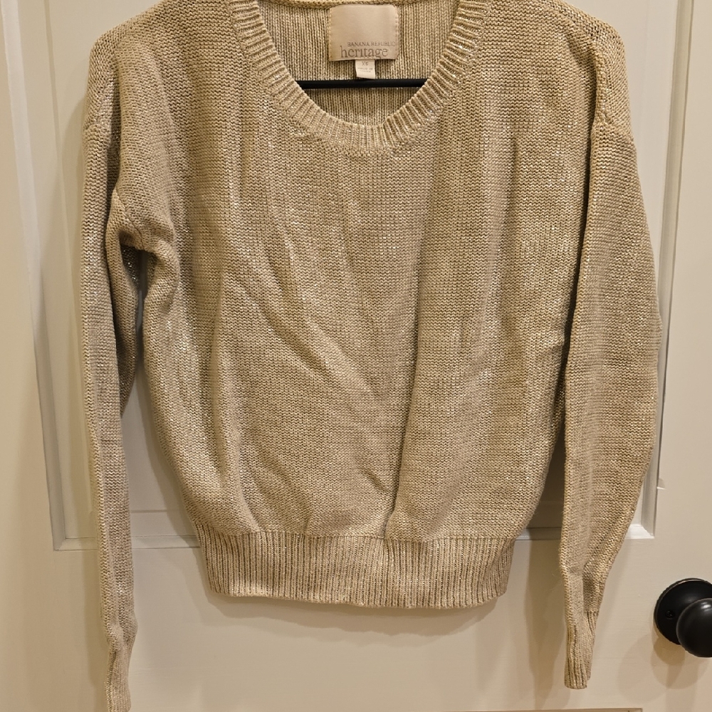 Heritage Women's V-Neck Sweater in Cream